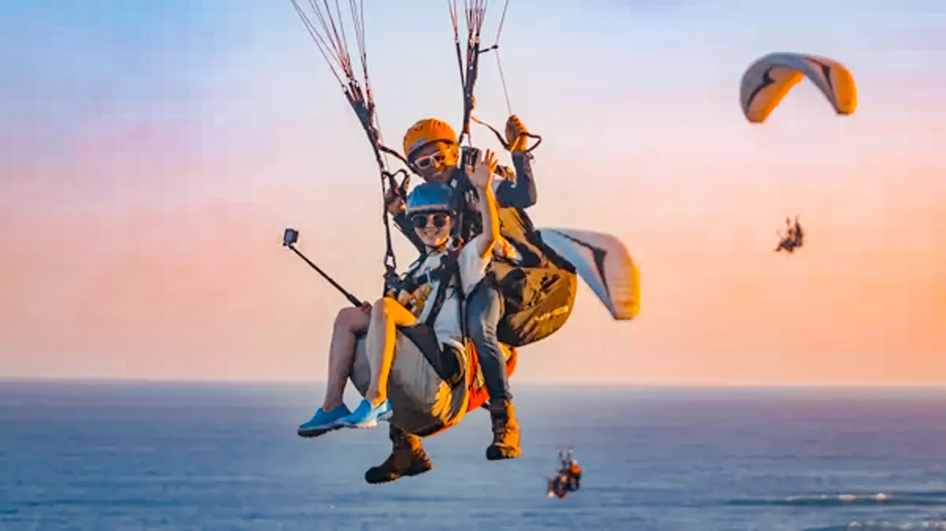 Bali Paragliding - Tandem Flight Over Ocean - Image 2